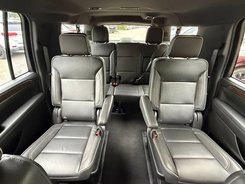 Used 2023 Chevrolet Suburban Premier RWD image 42