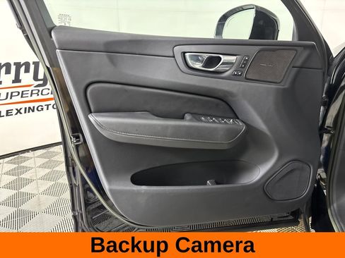 Used 2023 Volvo XC60 B5 Plus AWD/4WD image 9