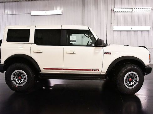 New 2026 Ford Bronco Outer Banks w/ Sasquatch Package AWD/4WD image 8