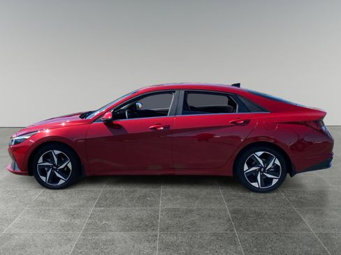 Used 2023 Hyundai Elantra Limited FWD image 2