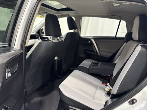 Used 2016 Toyota RAV4 XLE AWD/4WD image 14