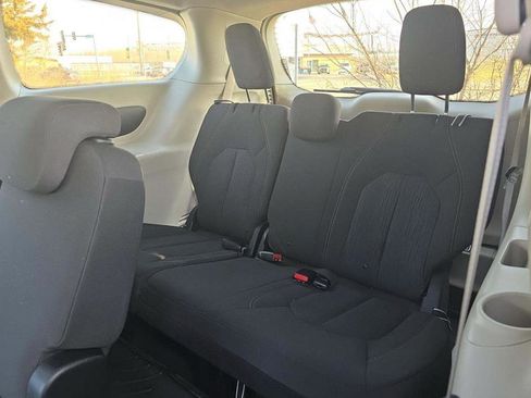 Used 2017 Chrysler Pacifica LX w/ Tire & Wheel Group image 11