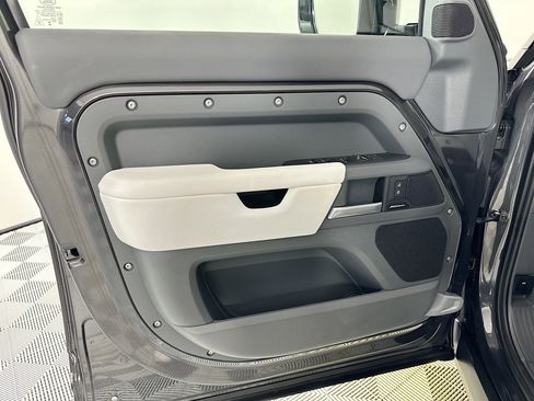 Certified 2025 Land Rover Defender 110 S AWD/4WD image 15