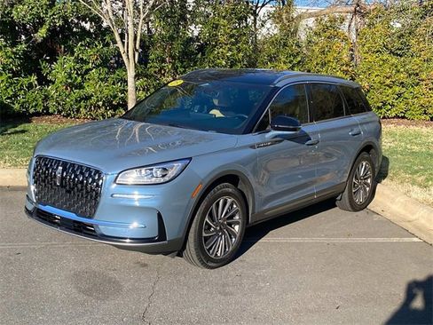 Certified 2023 Lincoln Corsair Reserve w/ Equipment Group 201A image 3