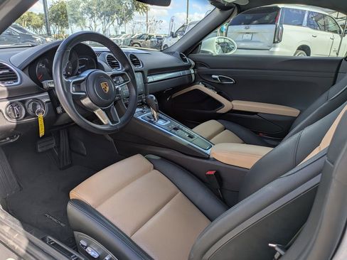 Used 2021 Porsche 718 Boxster image 13