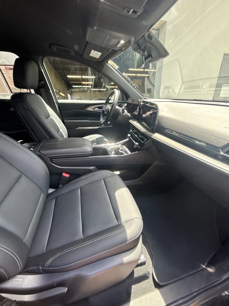 Used 2026 Chevrolet Traverse LT AWD/4WD image 26