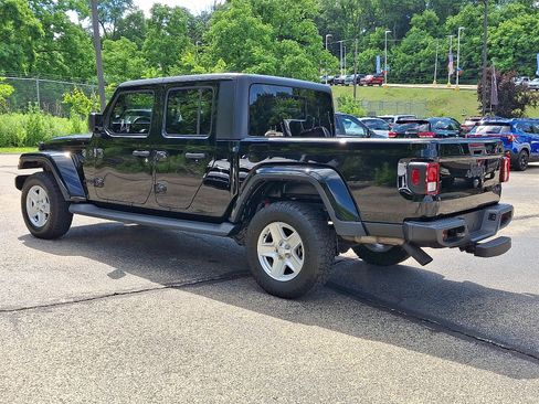 Used 2022 Jeep Gladiator Sport AWD/4WD image 4