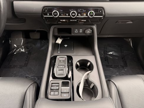 Certified 2025 Honda Pilot EX-L image 19