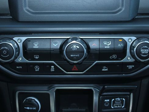 Used 2023 Jeep Gladiator Sport AWD/4WD image 21