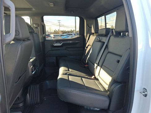 New 2026 GMC Sierra 1500 SLT w/ SLT Premium Package image 5