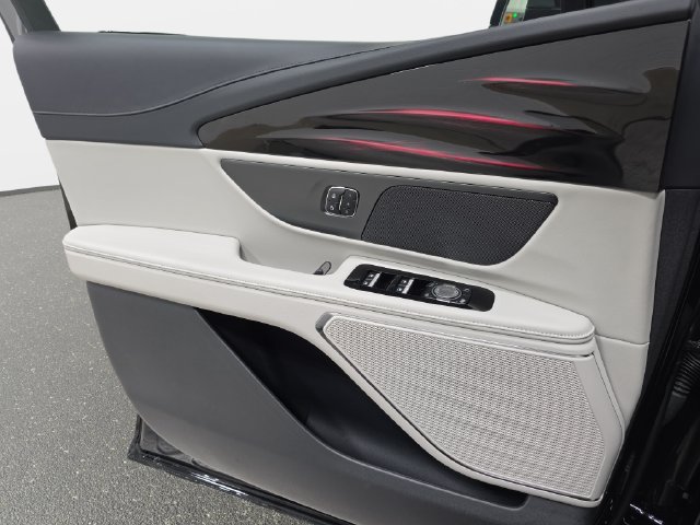 New 2026 Lincoln Nautilus Premier AWD/4WD image 24