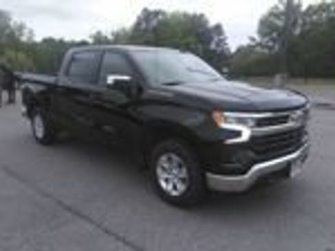 Used 2025 Chevrolet Silverado 1500 LT RWD image 8