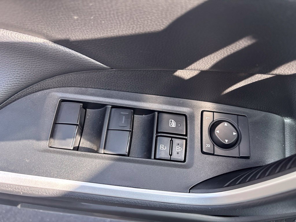 Used 2025 Toyota RAV4 LE FWD image 17