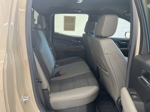 Used 2024 Chevrolet Colorado ZR2 w/ Technology Package image 32