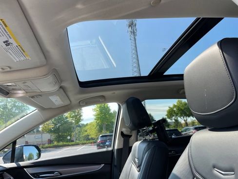 Used 2018 Cadillac XT5 Luxury w/ Driver Awareness Package FWD image 28