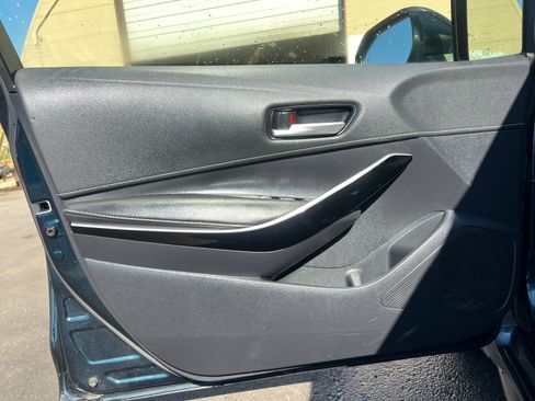 Used 2019 Toyota Corolla XSE image 19