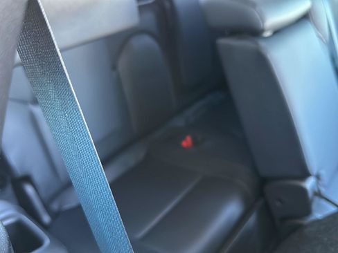 Used 2023 Mitsubishi Outlander 4WD Plug-In Hybrid image 25