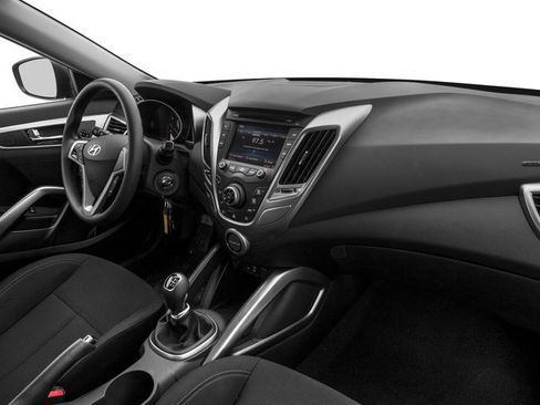 Used 2017 Hyundai Veloster Value Edition image 19