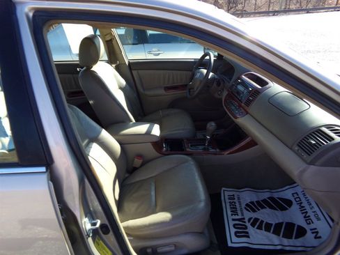 Used 2003 Toyota Camry LE image 6