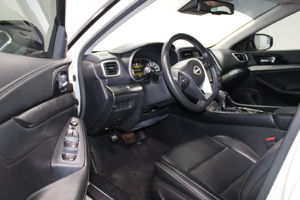 Used 2023 Nissan Maxima SV w/ Floor Mat Group FWD image 14