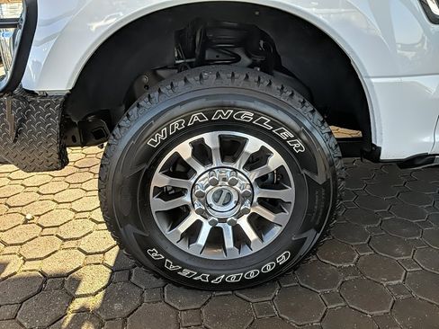 Certified 2022 Ford F350 Lariat w/ Lariat Ultimate Package image 9