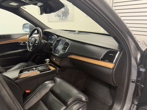 Used 2018 Volvo XC90 T6 Inscription w/ Convenience Package image 25