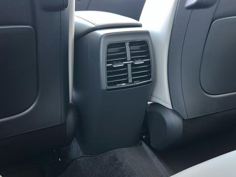 New 2025 Kia Niro EX image 15