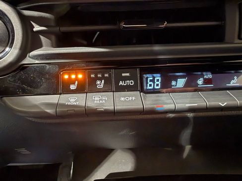 Used 2026 Toyota Crown AWD/4WD image 30