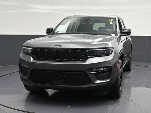 Used 2024 Jeep Grand Cherokee Limited w/ Black Appearance Package AWD/4WD image 6