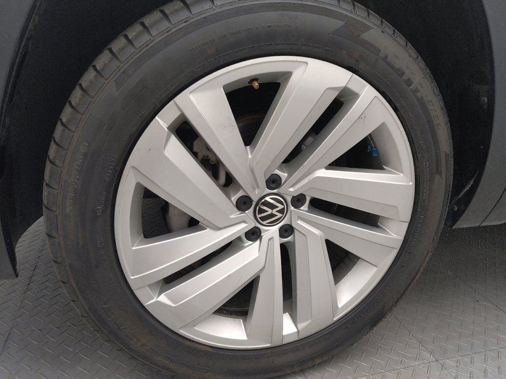 Used 2022 Volkswagen Atlas Cross Sport SE FWD image 31