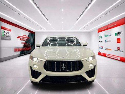 Used 2020 Maserati Levante AWD/4WD image 3