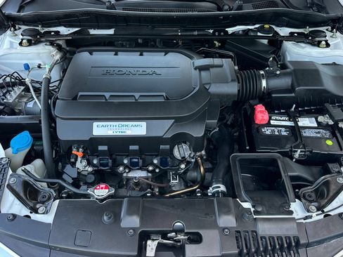Used 2016 Honda Accord Touring image 23