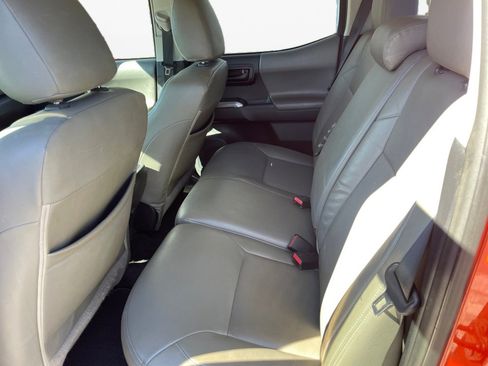 Used 2016 Toyota Tacoma SR5 image 15