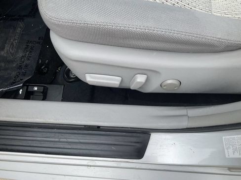 Used 2014 Toyota Camry LE image 10