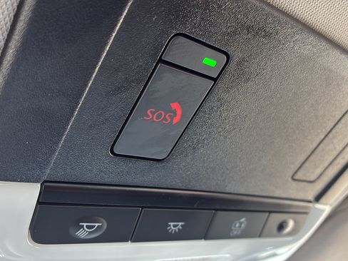 Used 2025 Nissan Altima 2.5 SV FWD image 38
