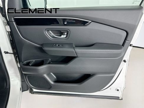 Used 2025 Honda Pilot EX-L image 36