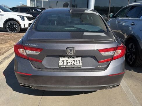 Used 2018 Honda Accord Sport image 2