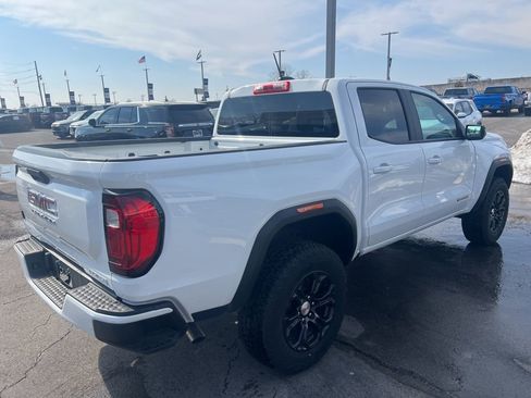 Used 2024 GMC Canyon Elevation image 4