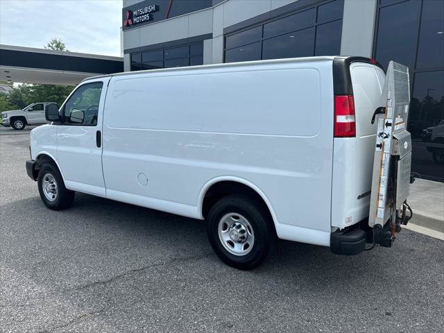 Used 2020 Chevrolet Express 3500 w/ Driver Convenience Package RWD image 6