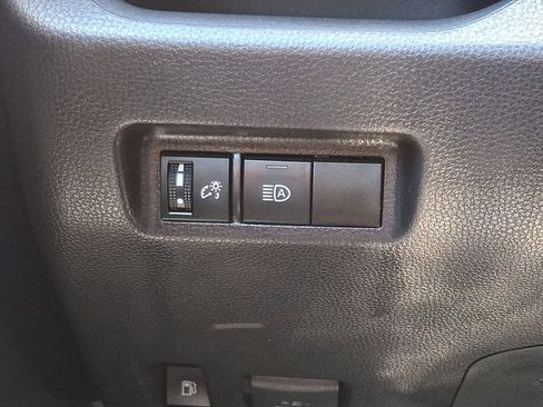Used 2025 Toyota RAV4 LE AWD/4WD image 22
