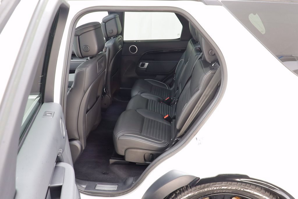 Used 2023 Land Rover Discovery HSE R-Dynamic AWD/4WD image 16