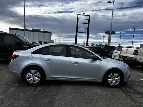 Used 2016 Chevrolet Cruze LS image 6