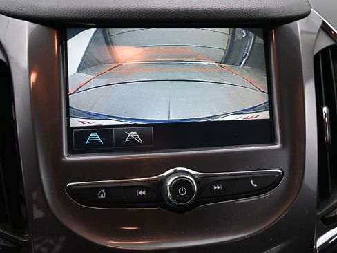 Used 2017 Chevrolet Cruze LT w/ Convenience Package image 19