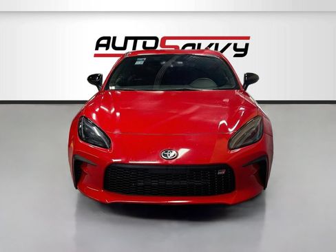 Used 2024 Toyota GR86 RWD image 2
