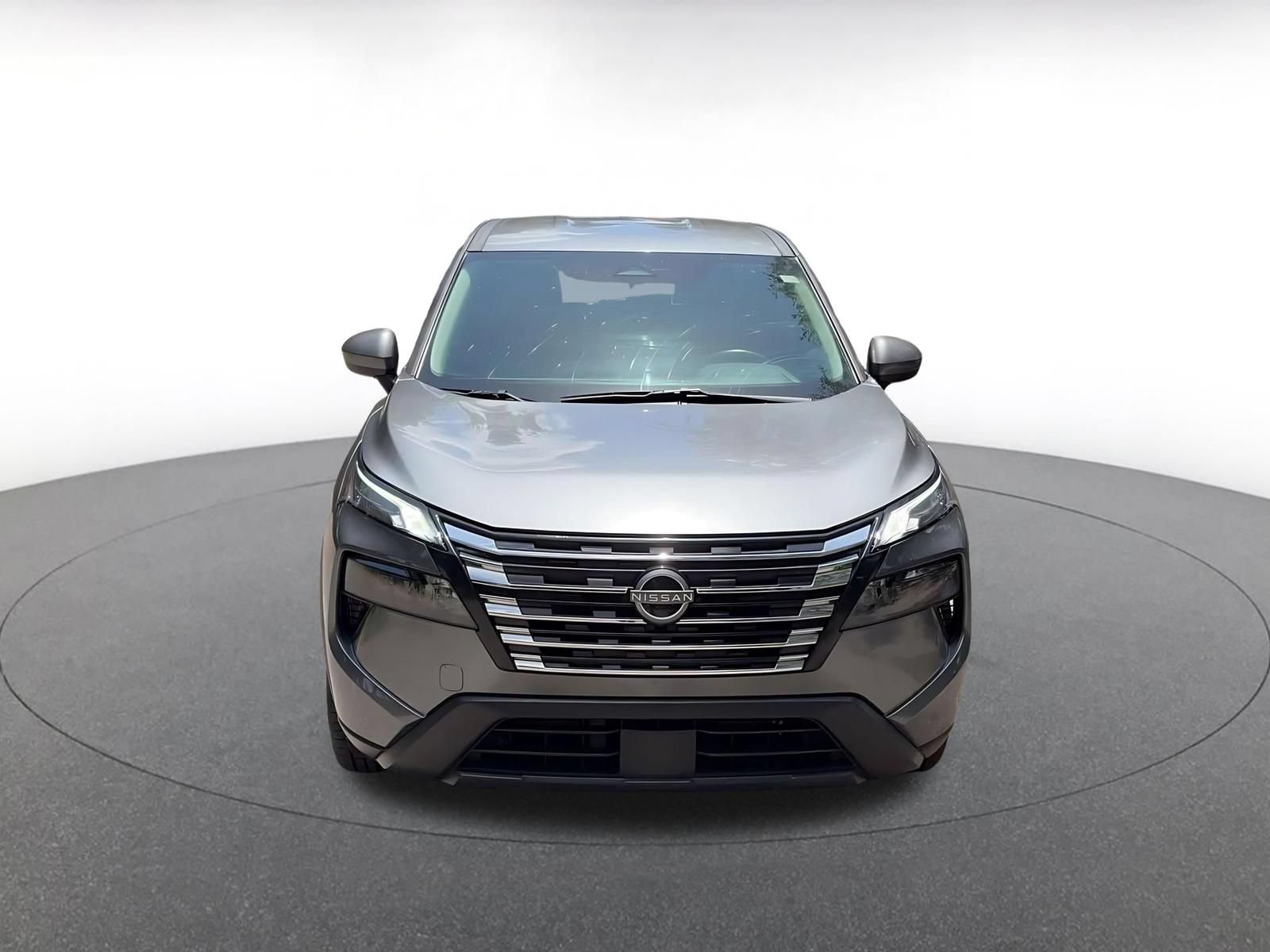 Used 2025 Nissan Rogue SV FWD image 4