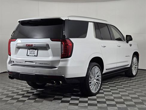 Used 2021 GMC Yukon Denali w/ Denali Premium Package image 4