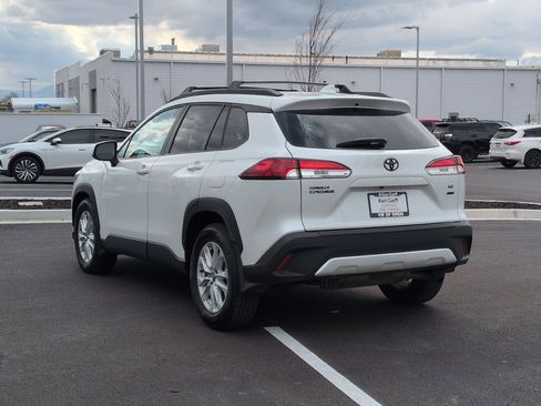 Used 2023 Toyota Corolla Cross LE w/ Moonroof Package image 9