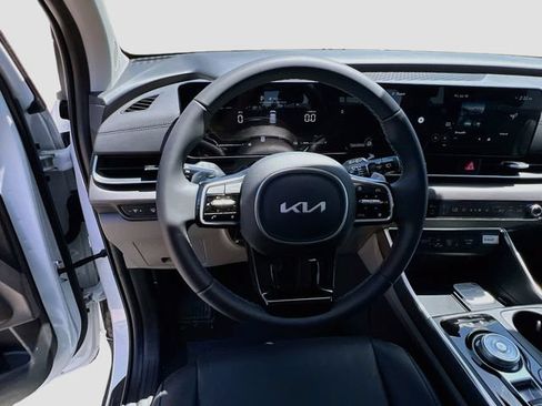 New 2026 Kia Carnival EX FWD image 11