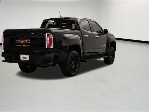Used 2022 GMC Canyon Denali w/ Denali Black Edition Package image 5