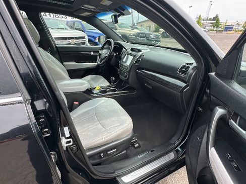 Used 2014 Kia Sorento SX w/ 3rd Row Package image 14